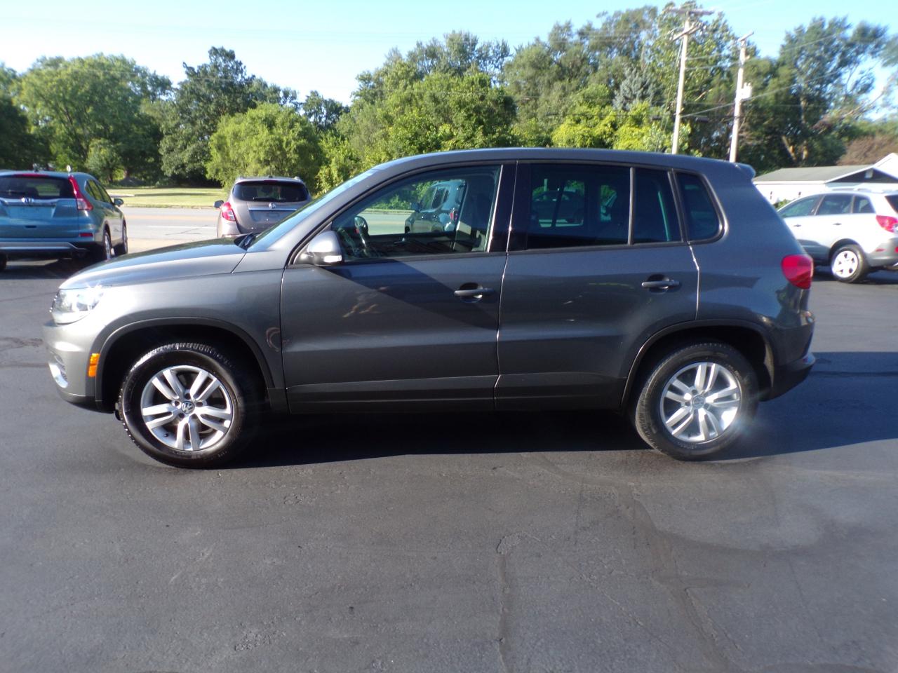 Volkswagen Tiguan S 2013