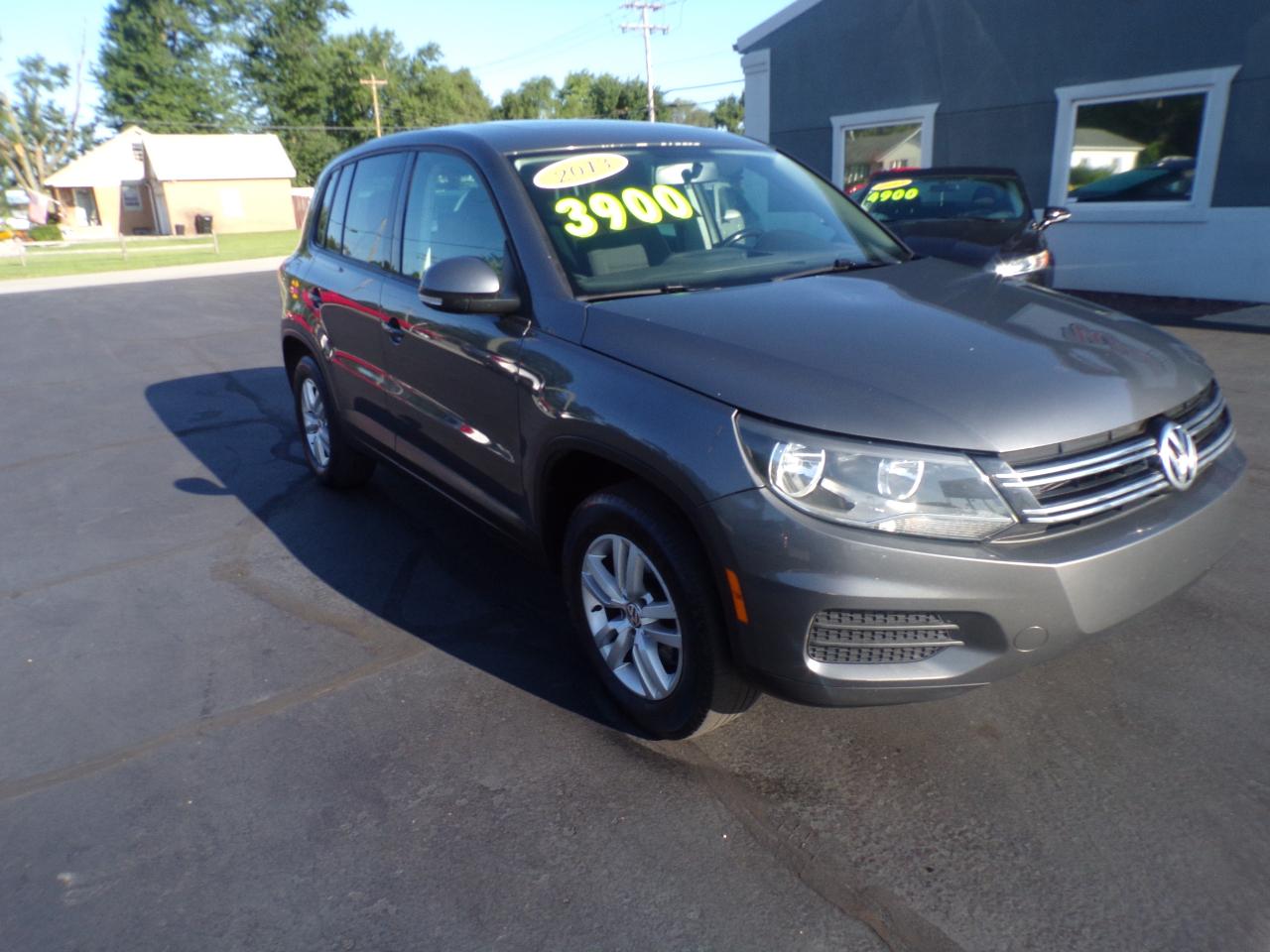 Volkswagen Tiguan S 2013