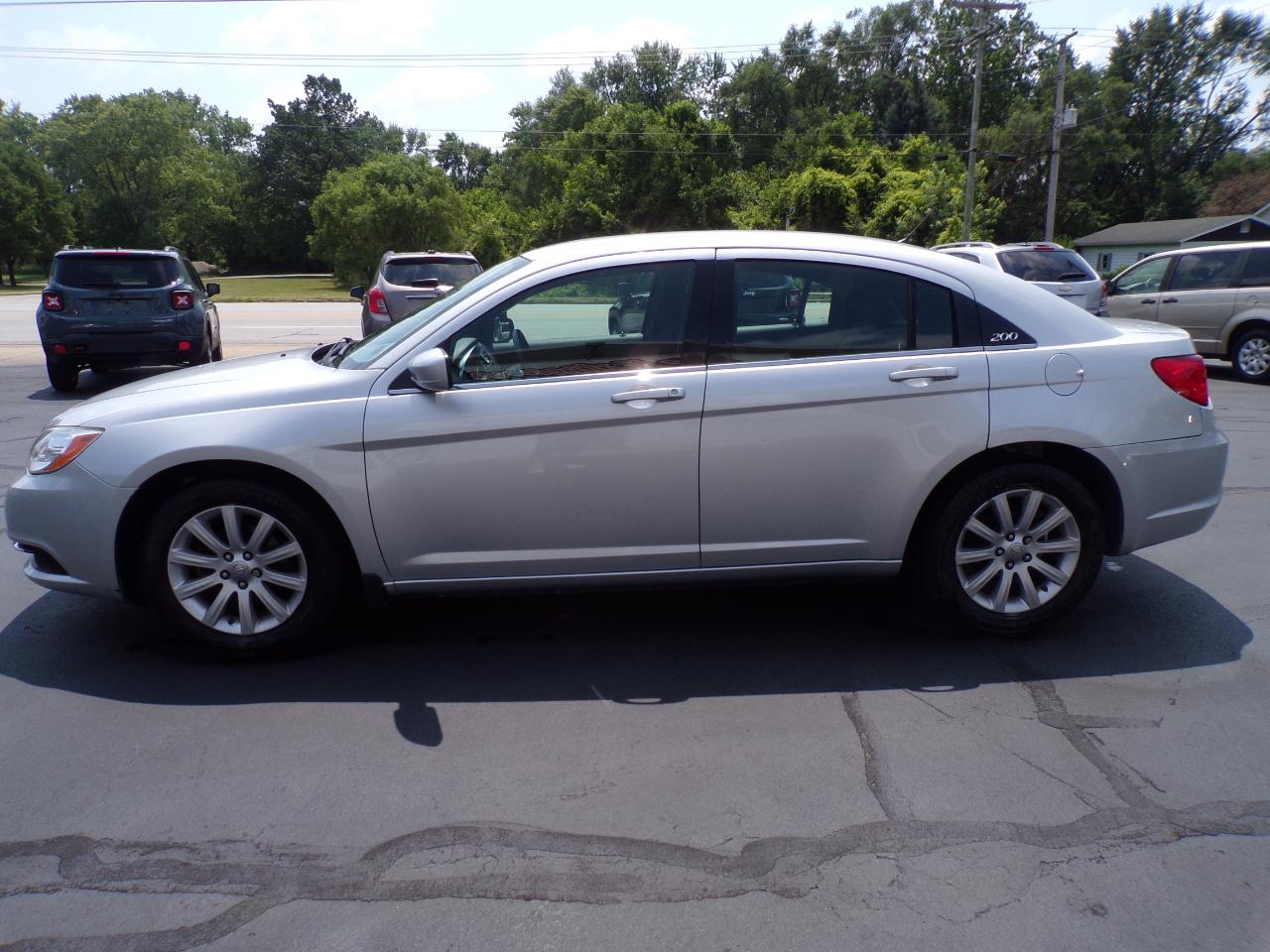 Chrysler 200 Touring 2012
