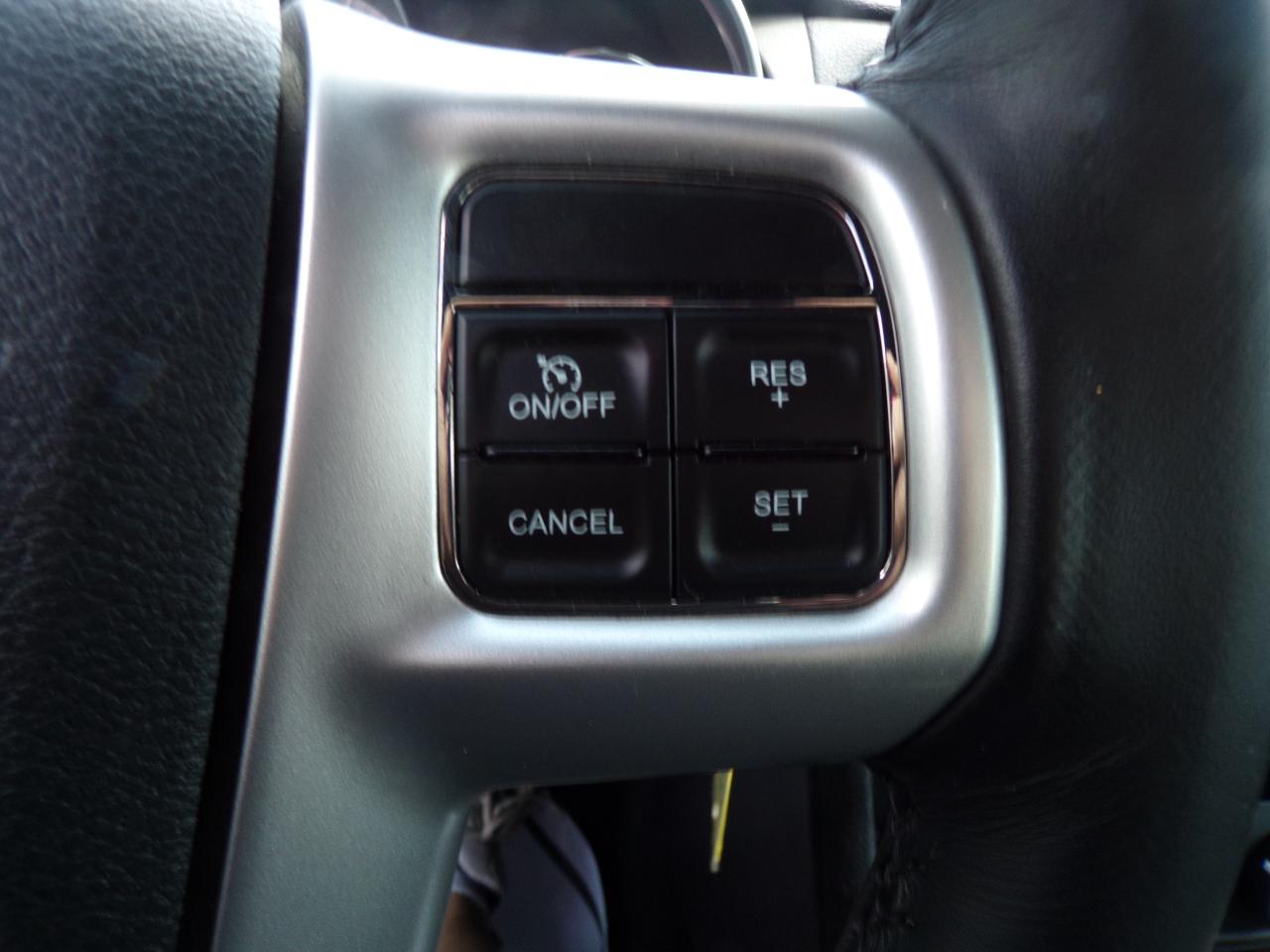 Chrysler 200 Touring 2012