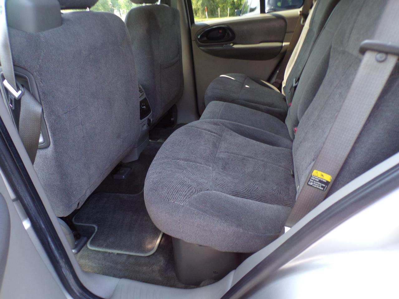 Chevrolet TrailBlazer LS 4WD 2004