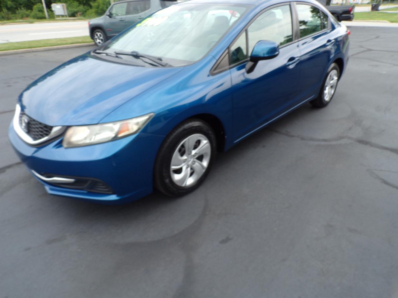 Honda Civic LX Sedan 5-Speed AT 2013