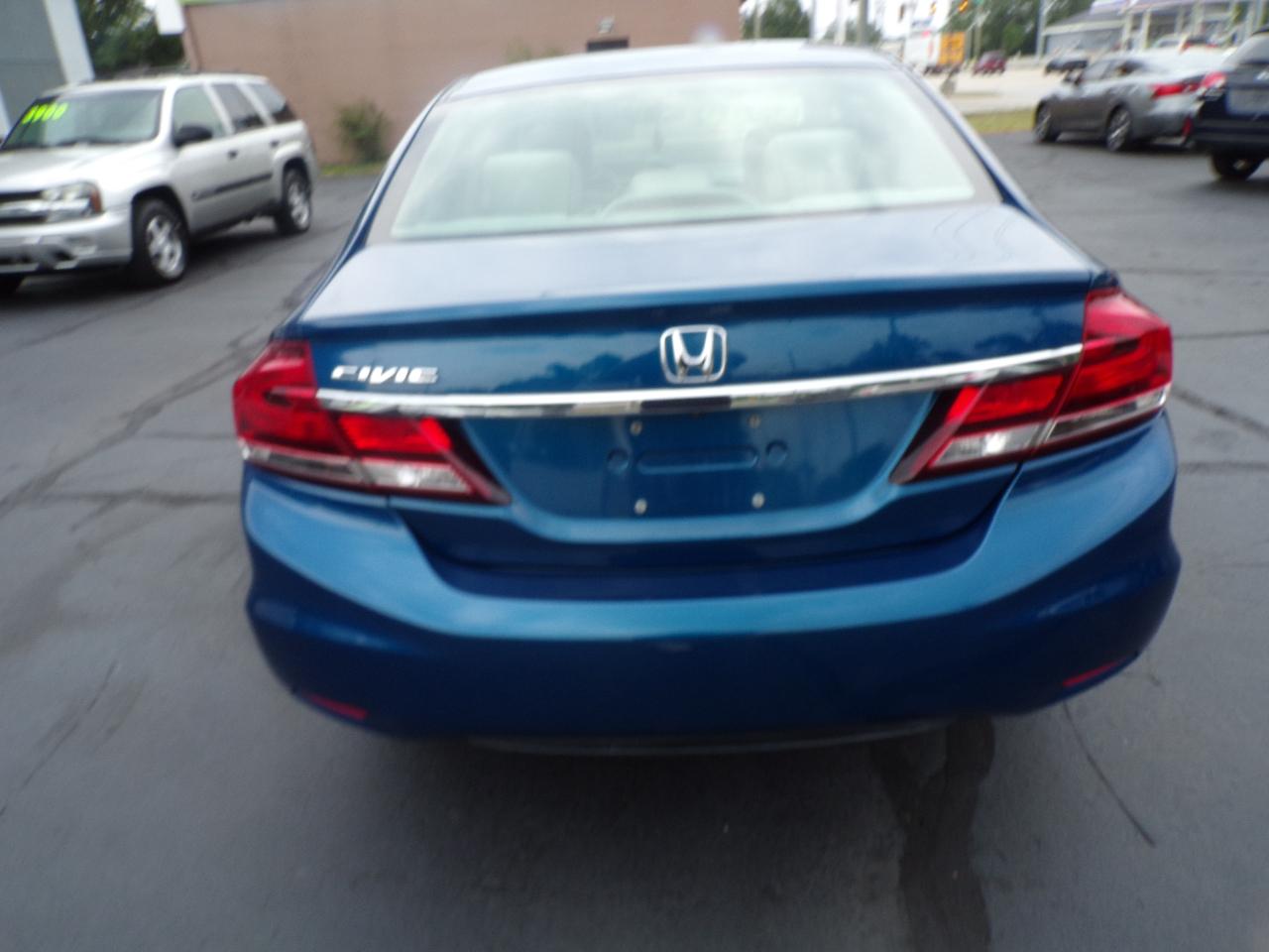 Honda Civic LX Sedan 5-Speed AT 2013