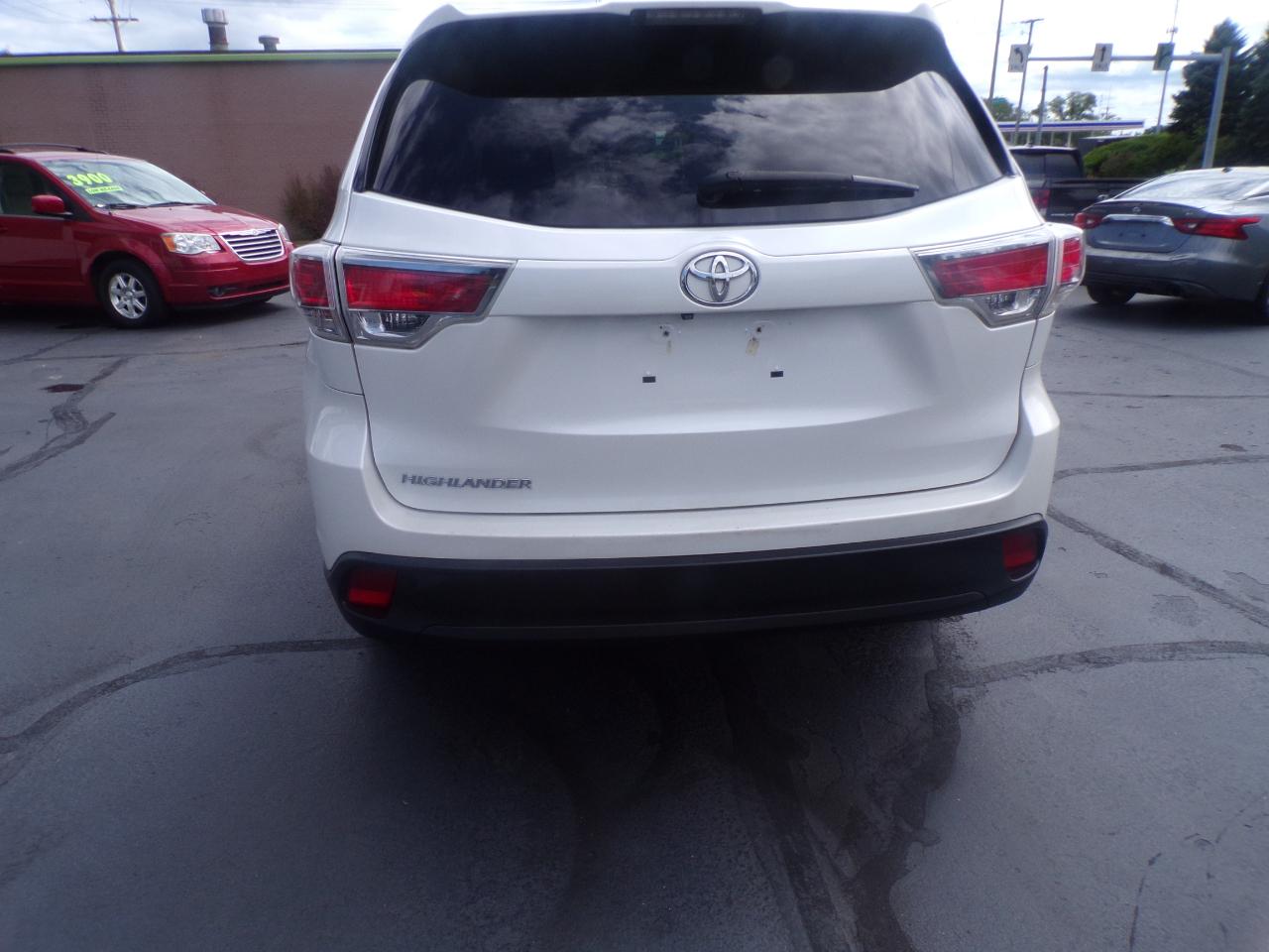 Toyota Highlander LE FWD I4 2016