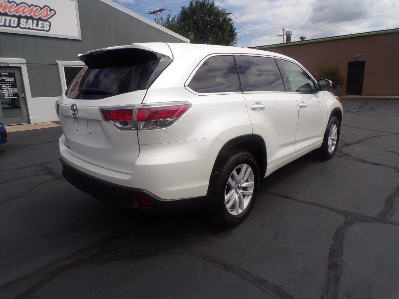 Toyota Highlander LE FWD I4 2016