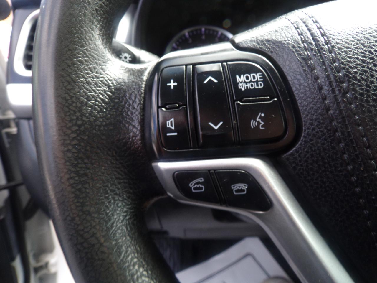 Toyota Highlander LE FWD I4 2016