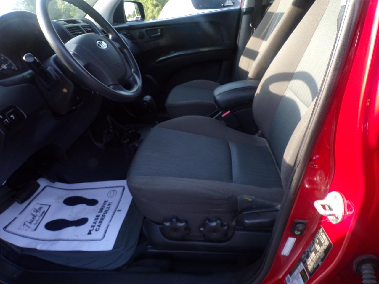 Kia Sportage LX 2WD AT 2010
