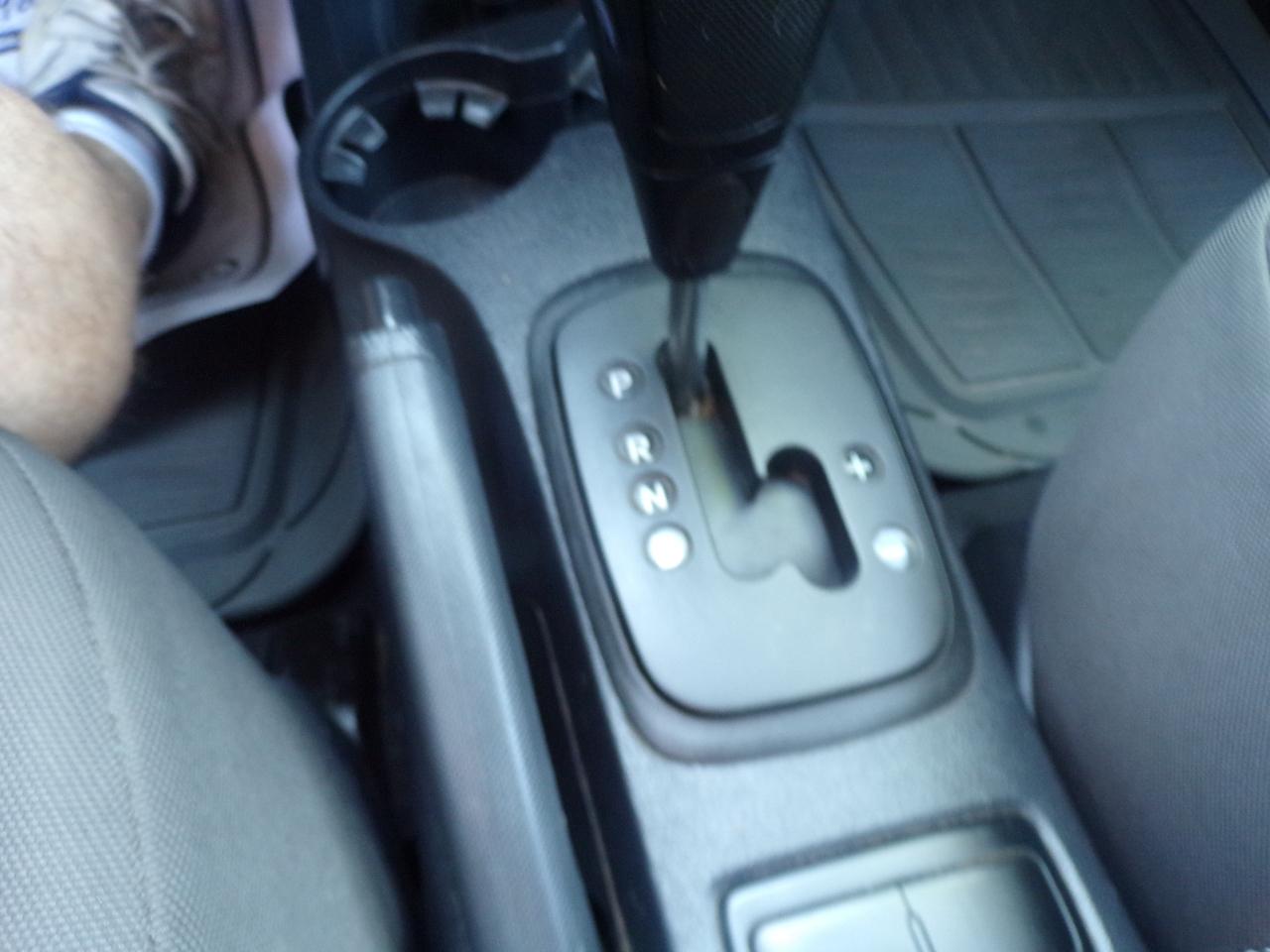 Kia Sportage LX 2WD AT 2010