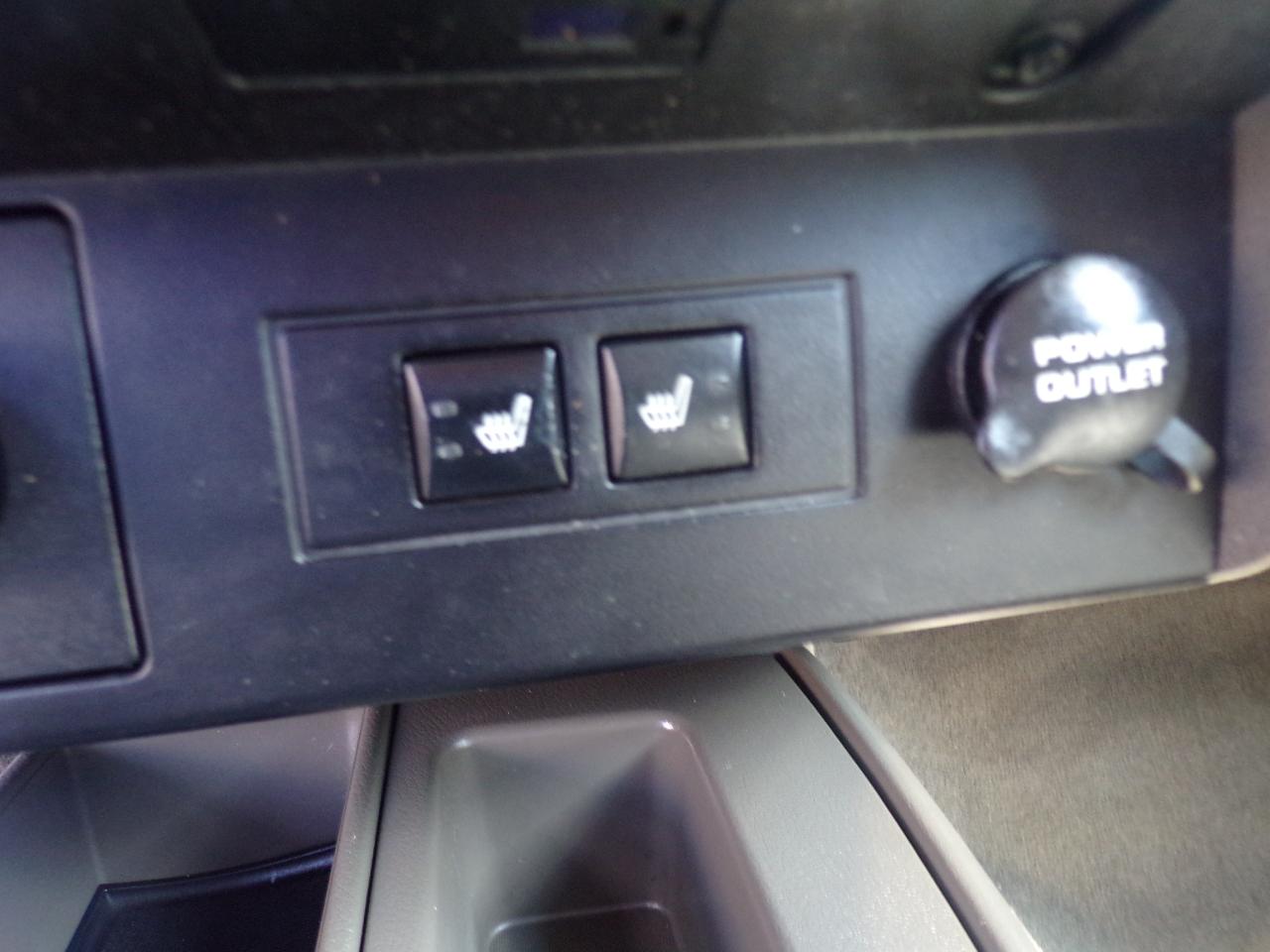 Dodge Dakota Laramie Crew Cab 4WD 2008
