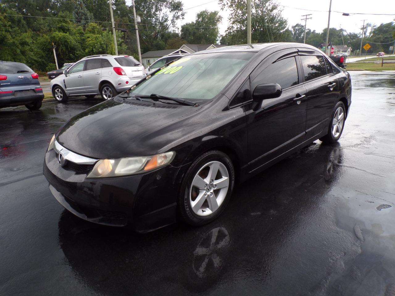 Honda Civic LX-S Sedan 5-Speed AT 2011
