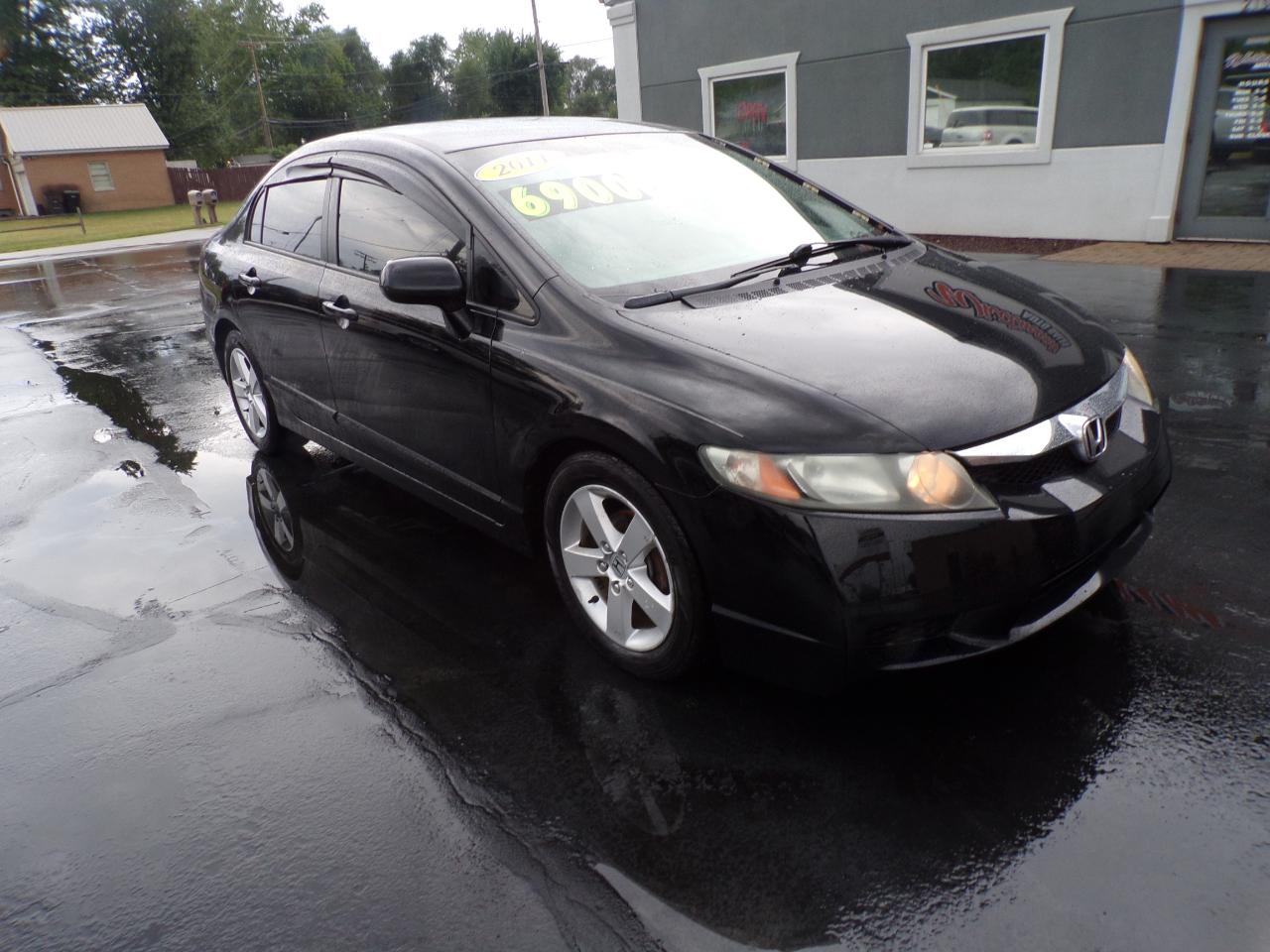 Honda Civic LX-S Sedan 5-Speed AT 2011