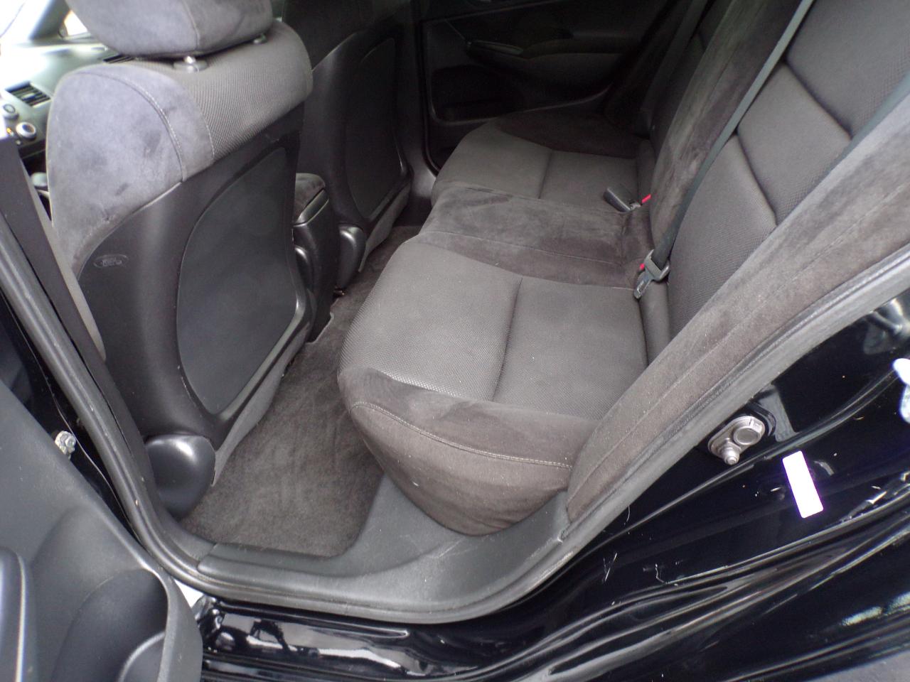 Honda Civic LX-S Sedan 5-Speed AT 2011
