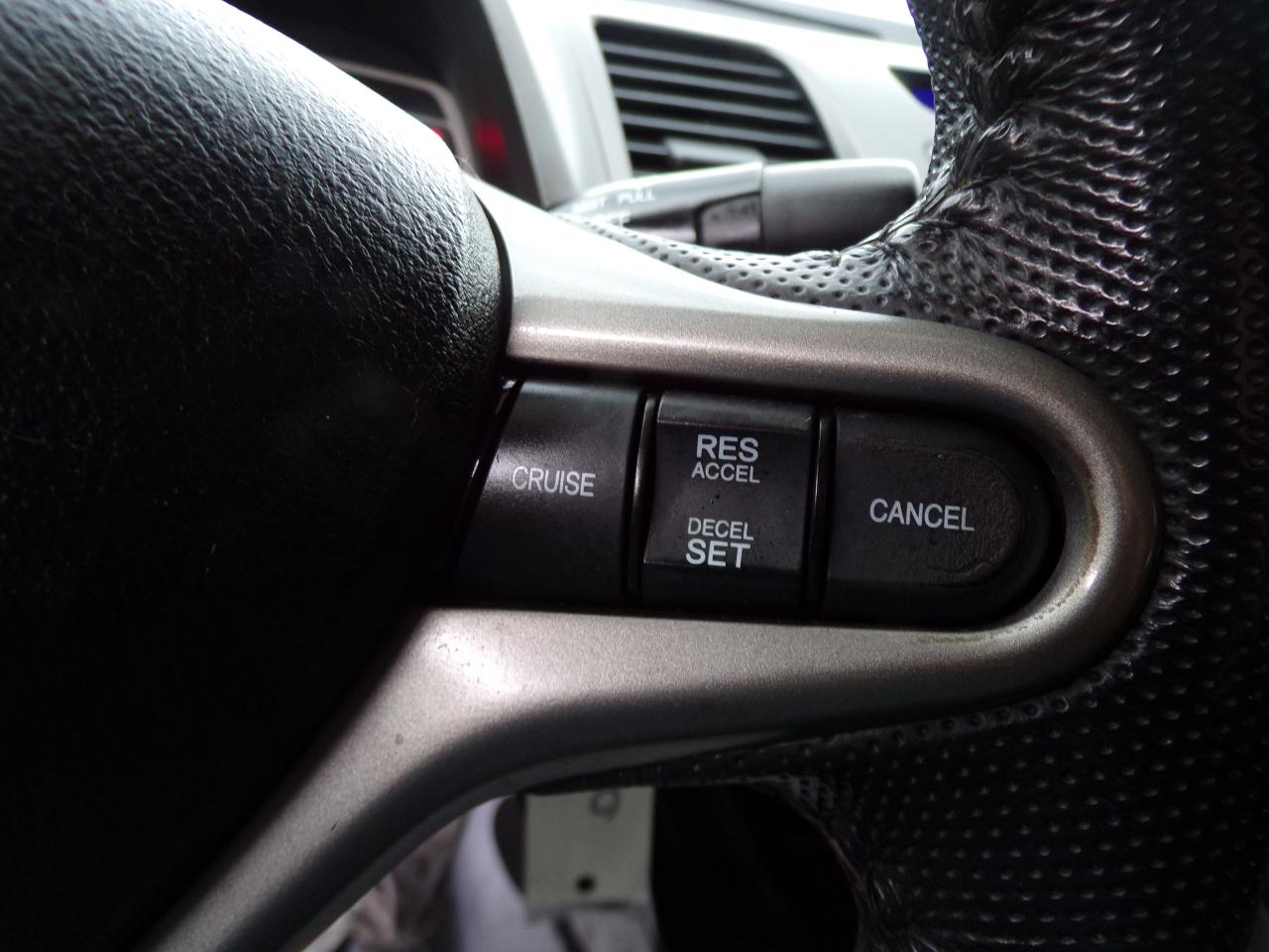 Honda Civic LX-S Sedan 5-Speed AT 2011