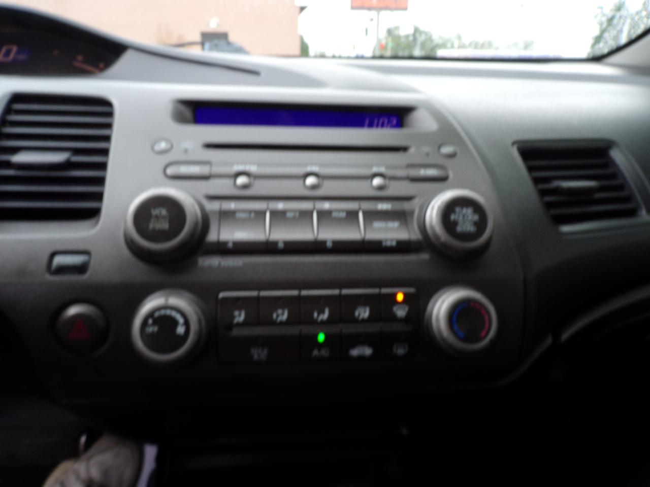 Honda Civic LX-S Sedan 5-Speed AT 2011