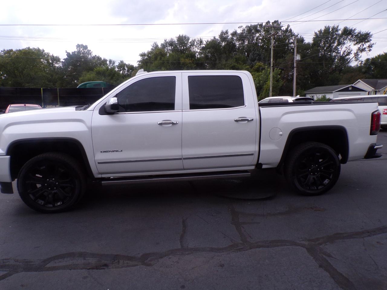 GMC Sierra 1500 Denali Crew Cab Short Box 4WD 2017