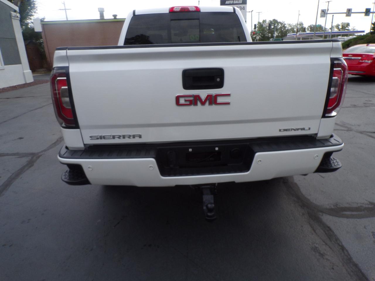 GMC Sierra 1500 Denali Crew Cab Short Box 4WD 2017