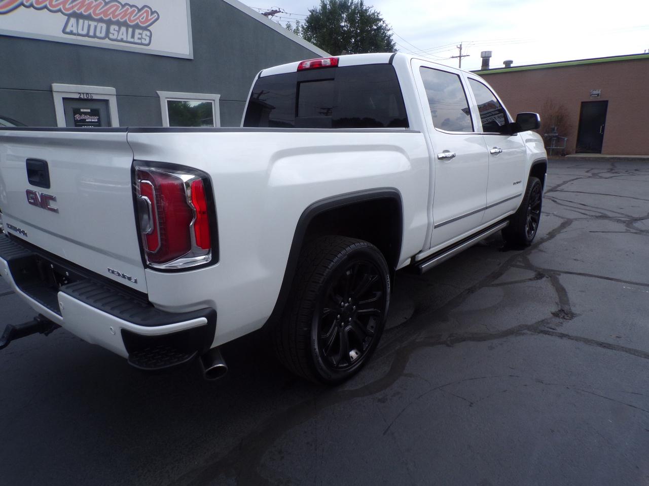 GMC Sierra 1500 Denali Crew Cab Short Box 4WD 2017