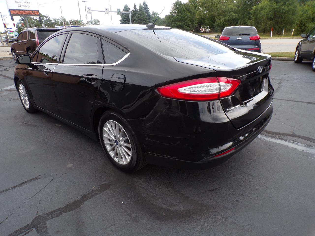 Ford Fusion S 2016
