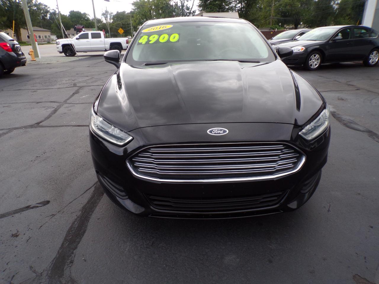Ford Fusion S 2016