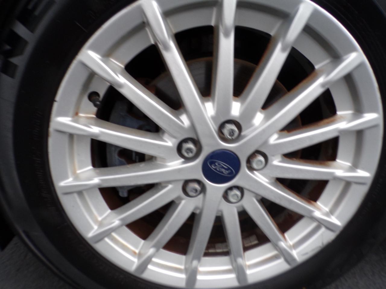 Ford Fusion S 2016