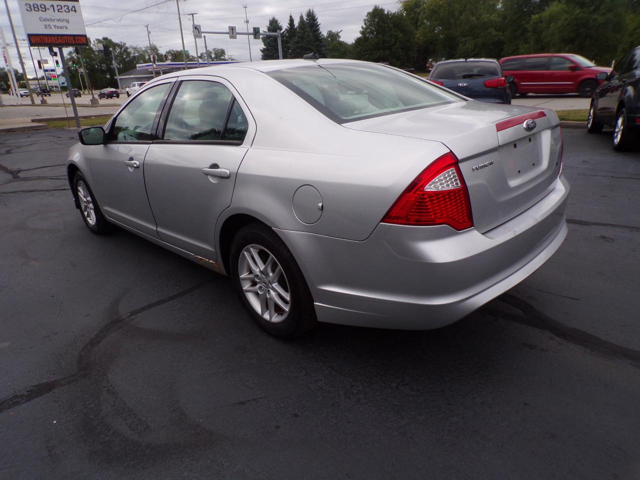 Ford Fusion S 2012