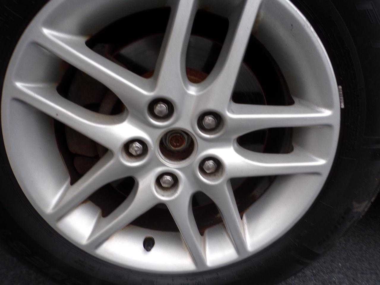 Ford Fusion S 2012