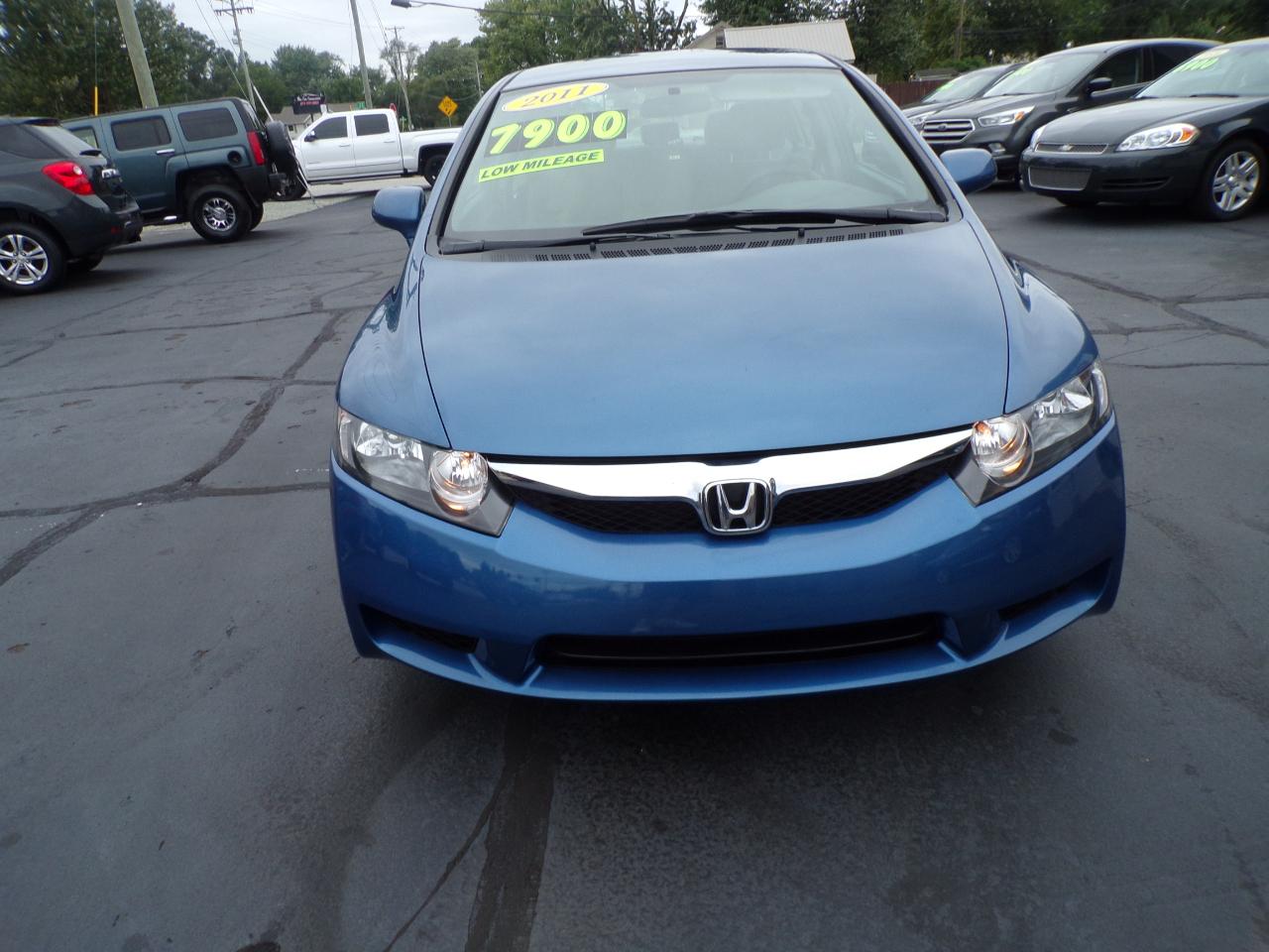Honda Civic LX Sedan 5-Speed AT 2011
