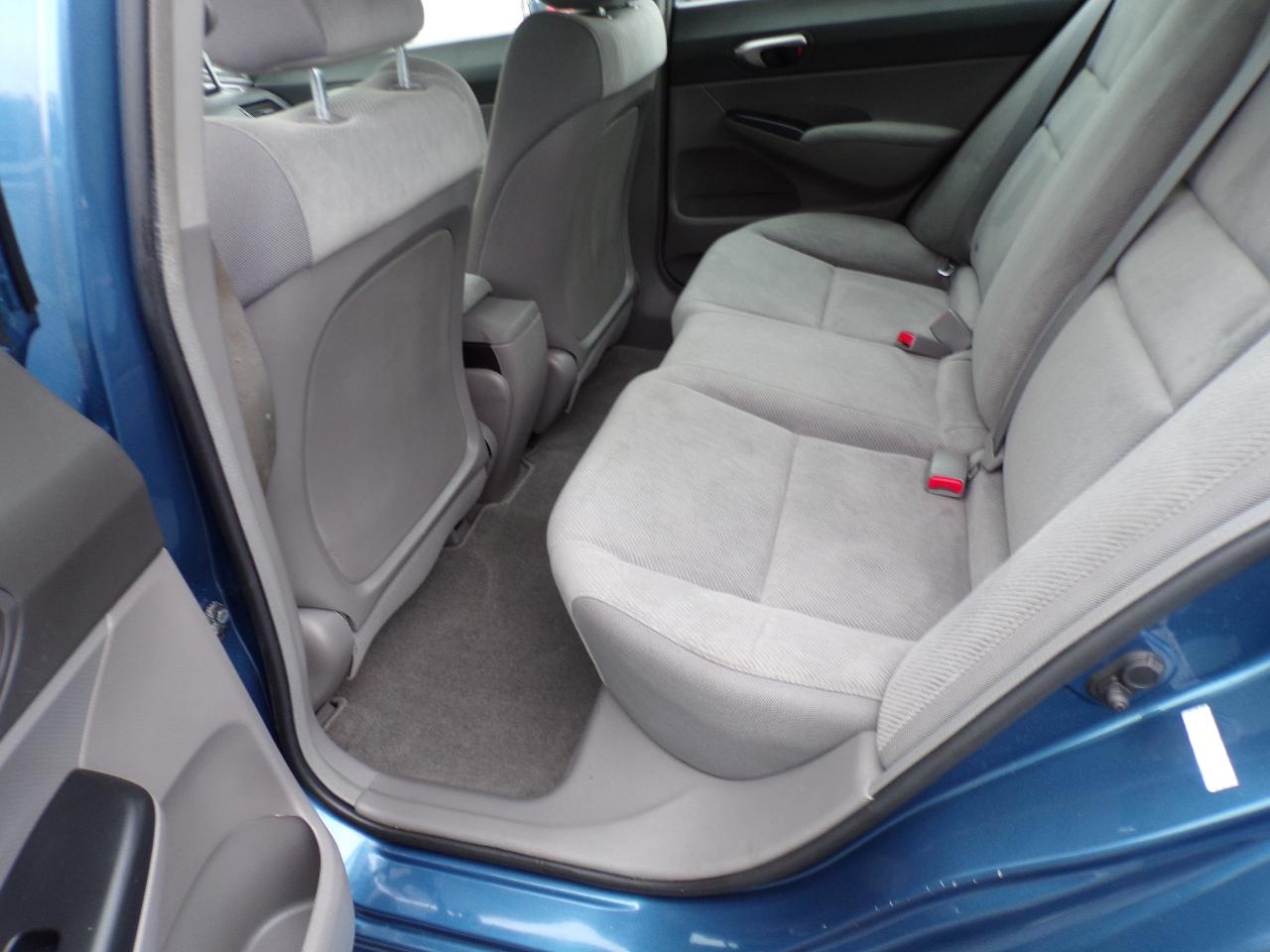 Honda Civic LX Sedan 5-Speed AT 2011
