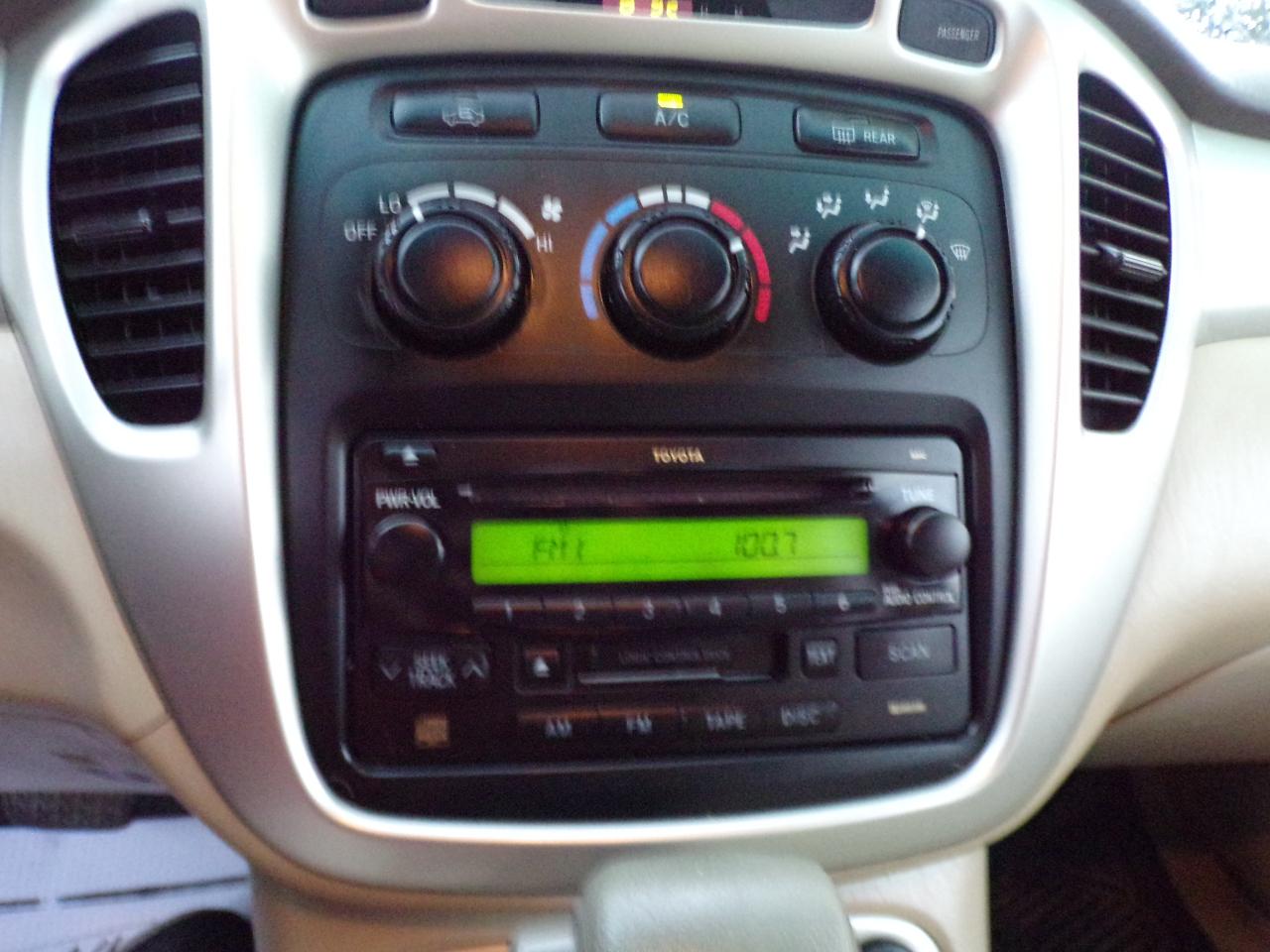 Toyota Highlander V6 2WD 2004