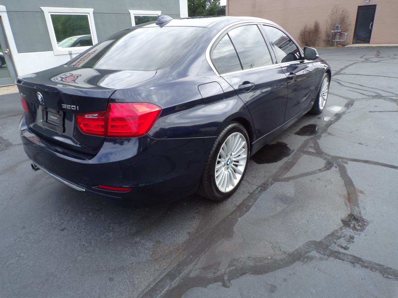 BMW 3-Series 320i xDrive 2015