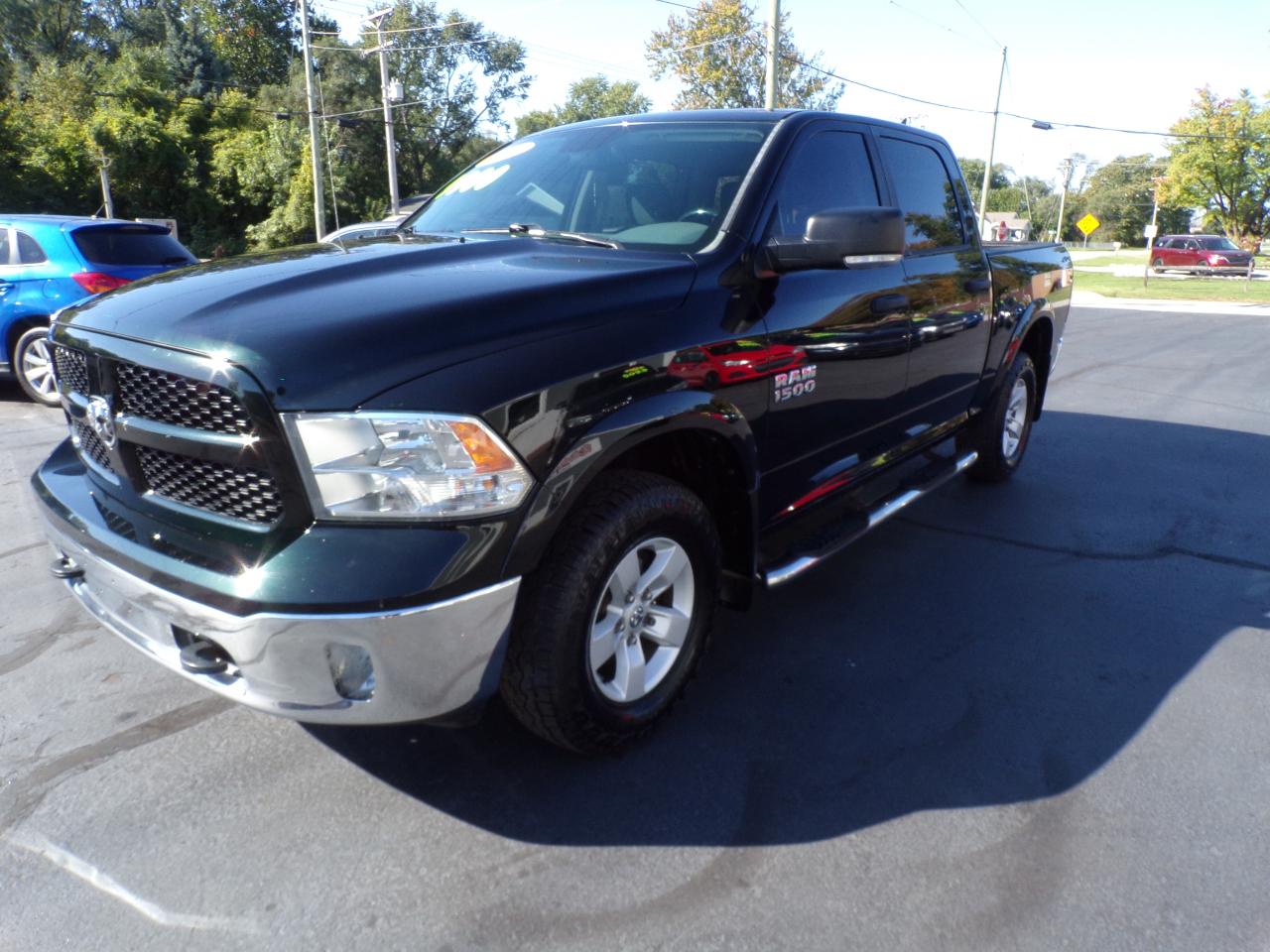 RAM 1500 SLT Crew Cab SWB 4WD 2016