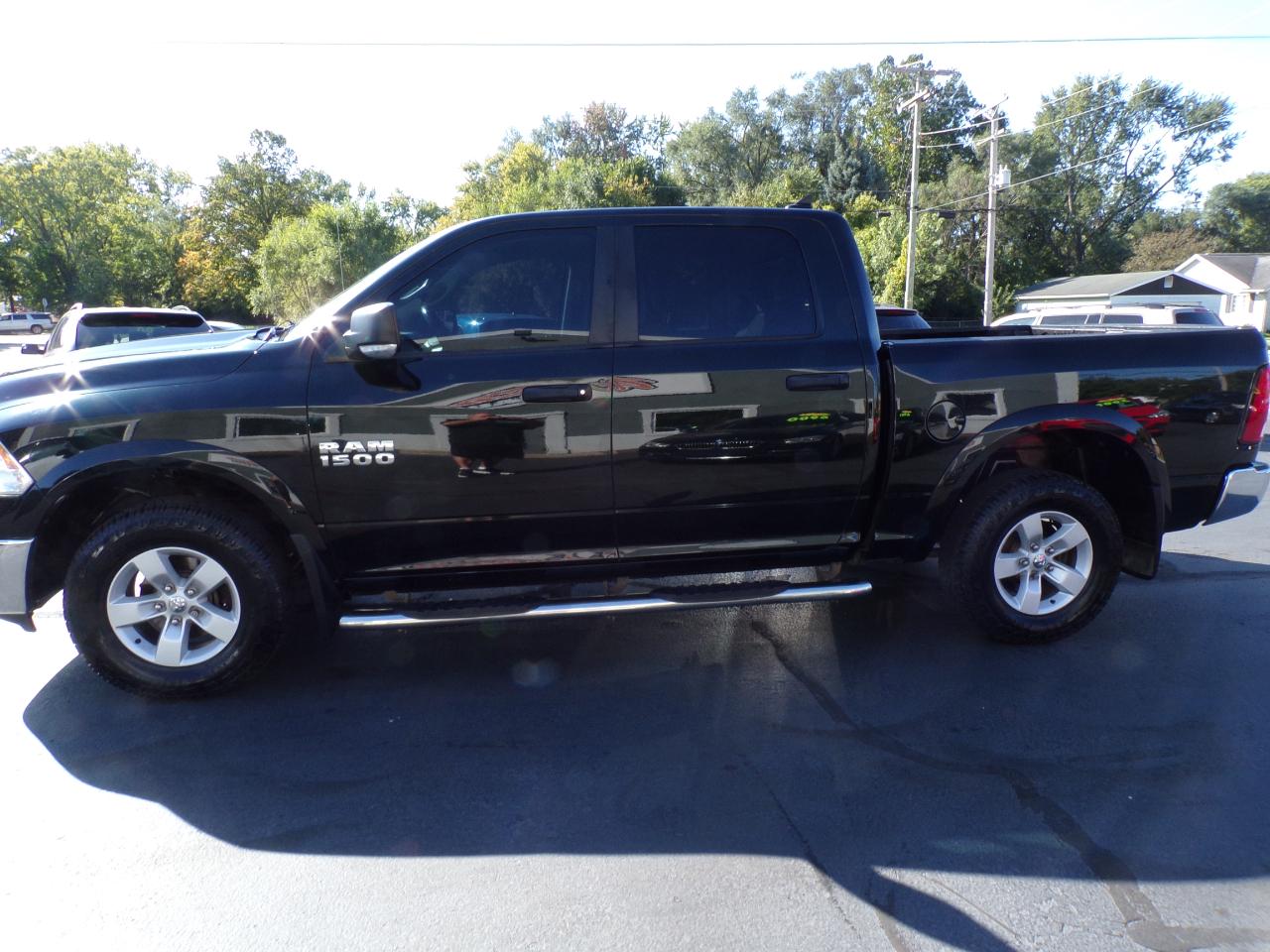 RAM 1500 SLT Crew Cab SWB 4WD 2016