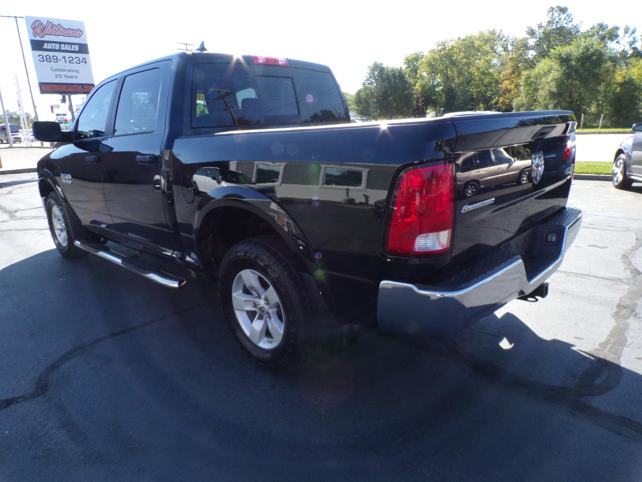RAM 1500 SLT Crew Cab SWB 4WD 2016