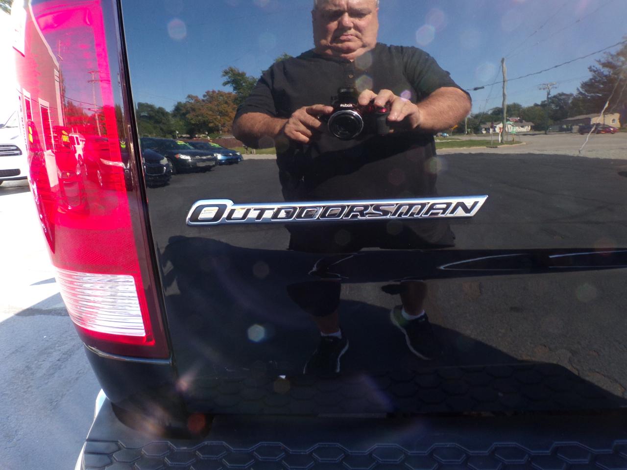 RAM 1500 SLT Crew Cab SWB 4WD 2016