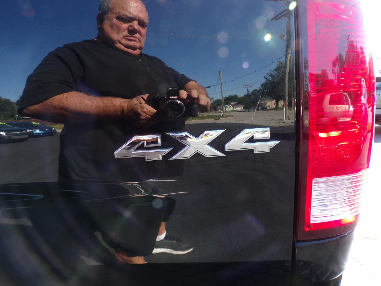 RAM 1500 SLT Crew Cab SWB 4WD 2016