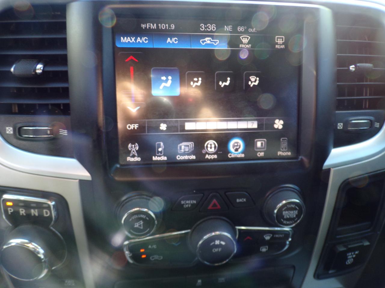 RAM 1500 SLT Crew Cab SWB 4WD 2016