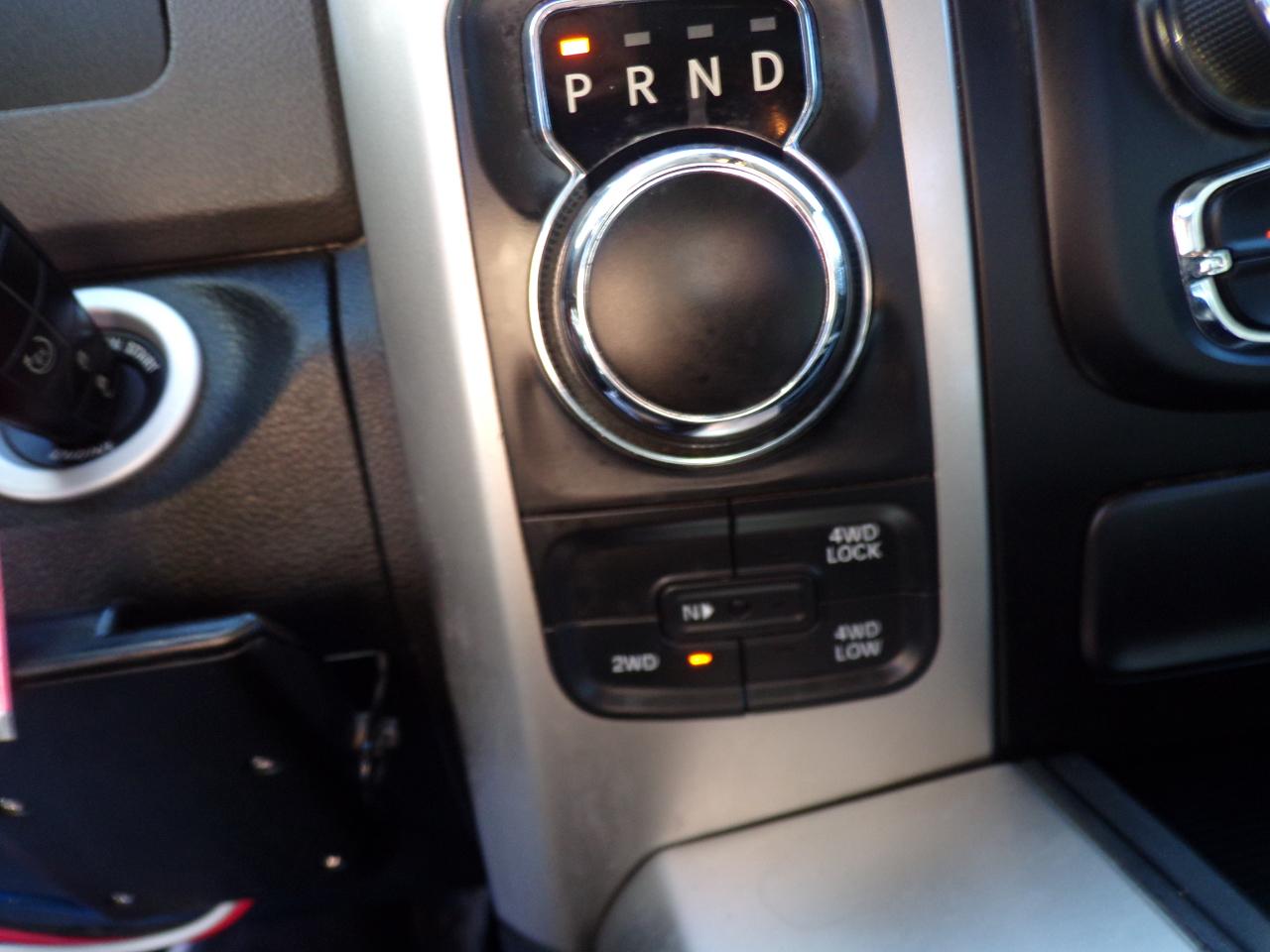 RAM 1500 SLT Crew Cab SWB 4WD 2016