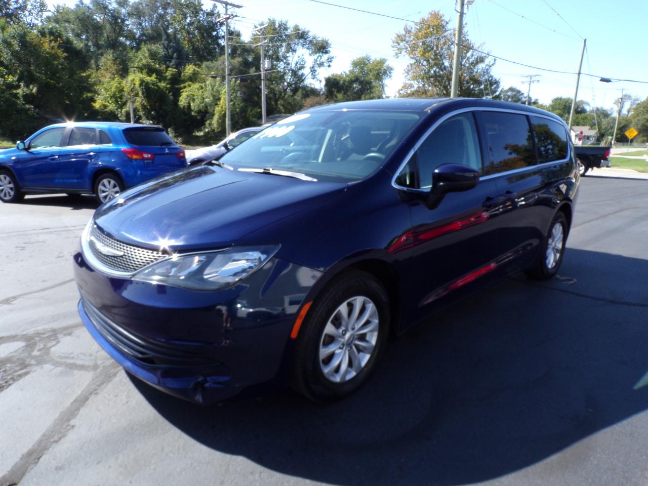 Chrysler Pacifica Touring 2017