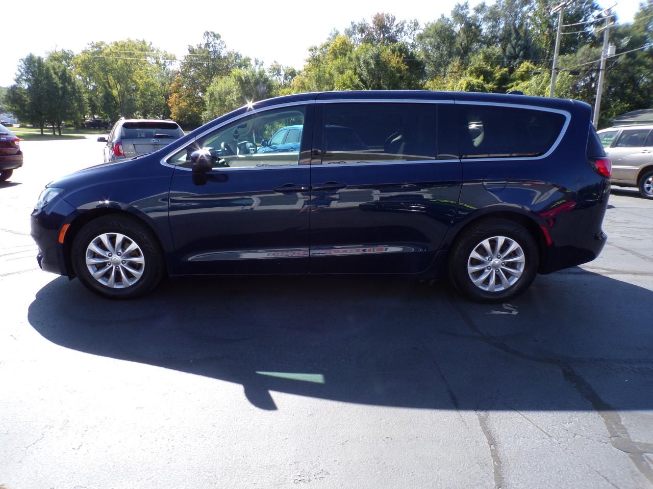 Chrysler Pacifica Touring 2017