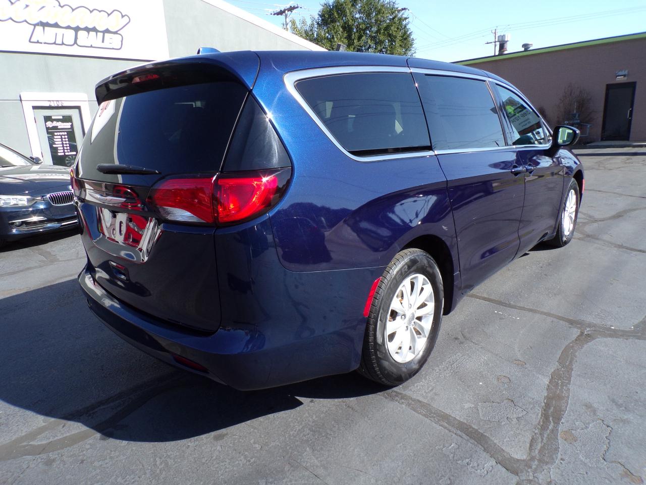 Chrysler Pacifica Touring 2017