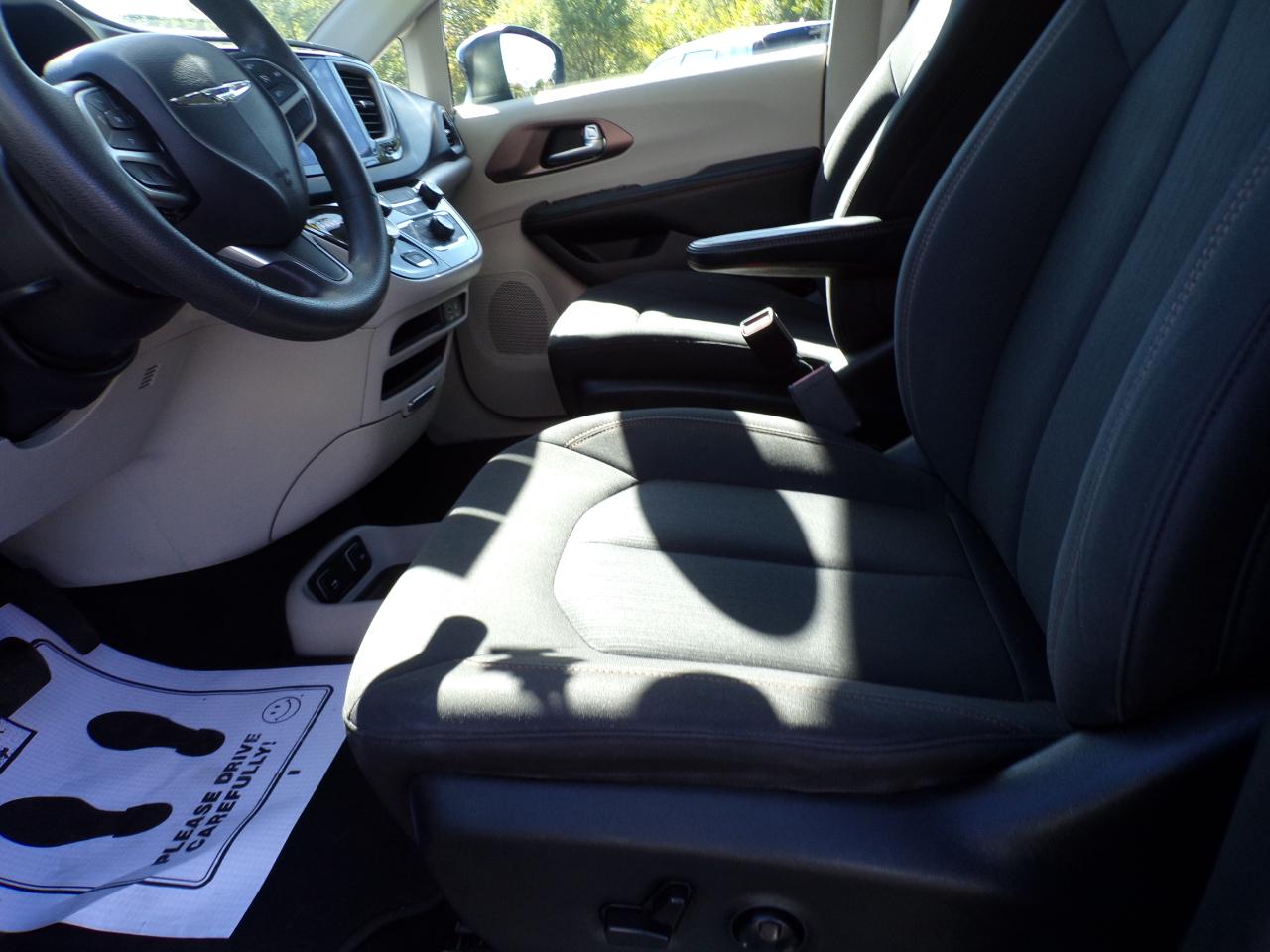 Chrysler Pacifica Touring 2017