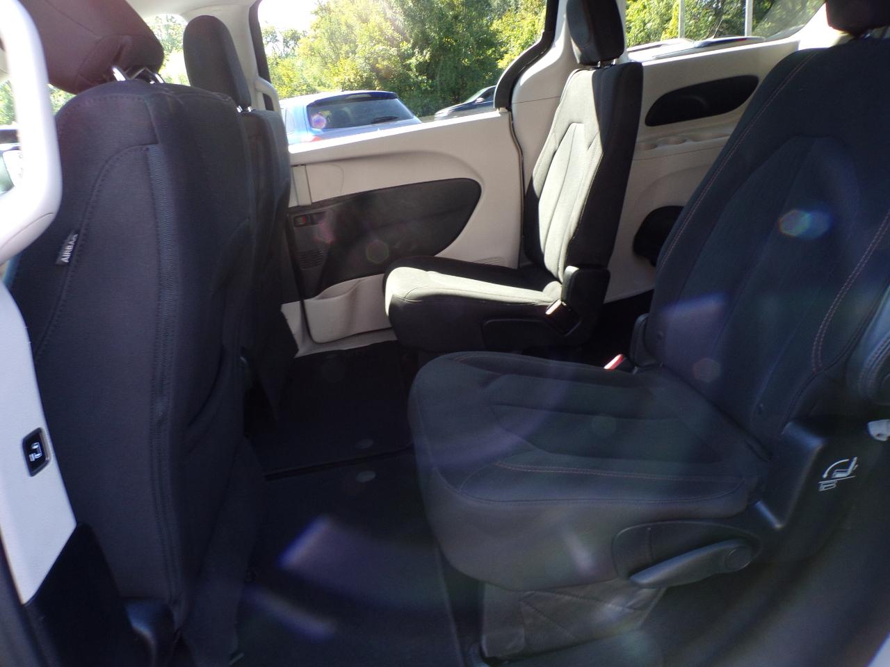 Chrysler Pacifica Touring 2017