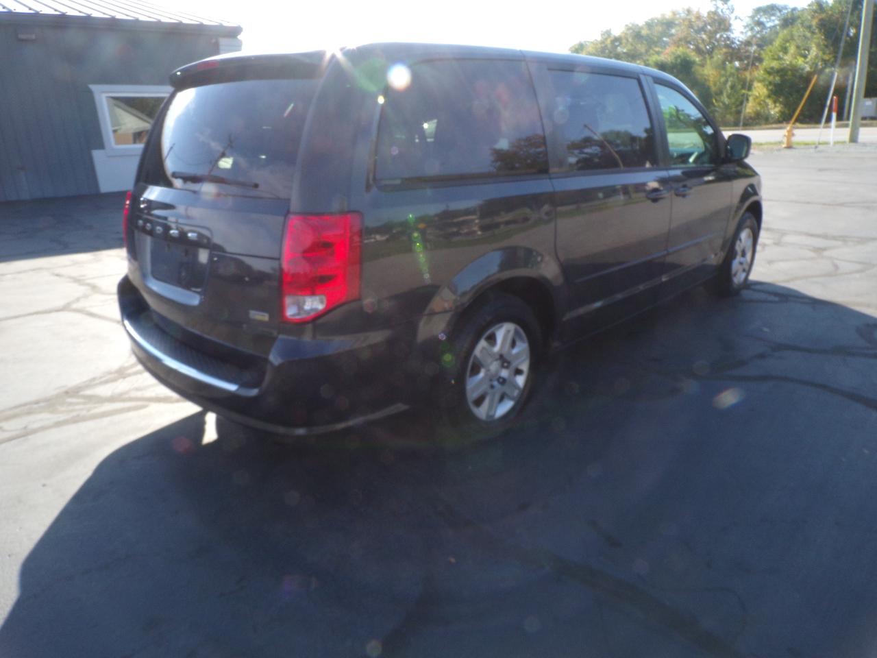 Dodge Grand Caravan SE 2012