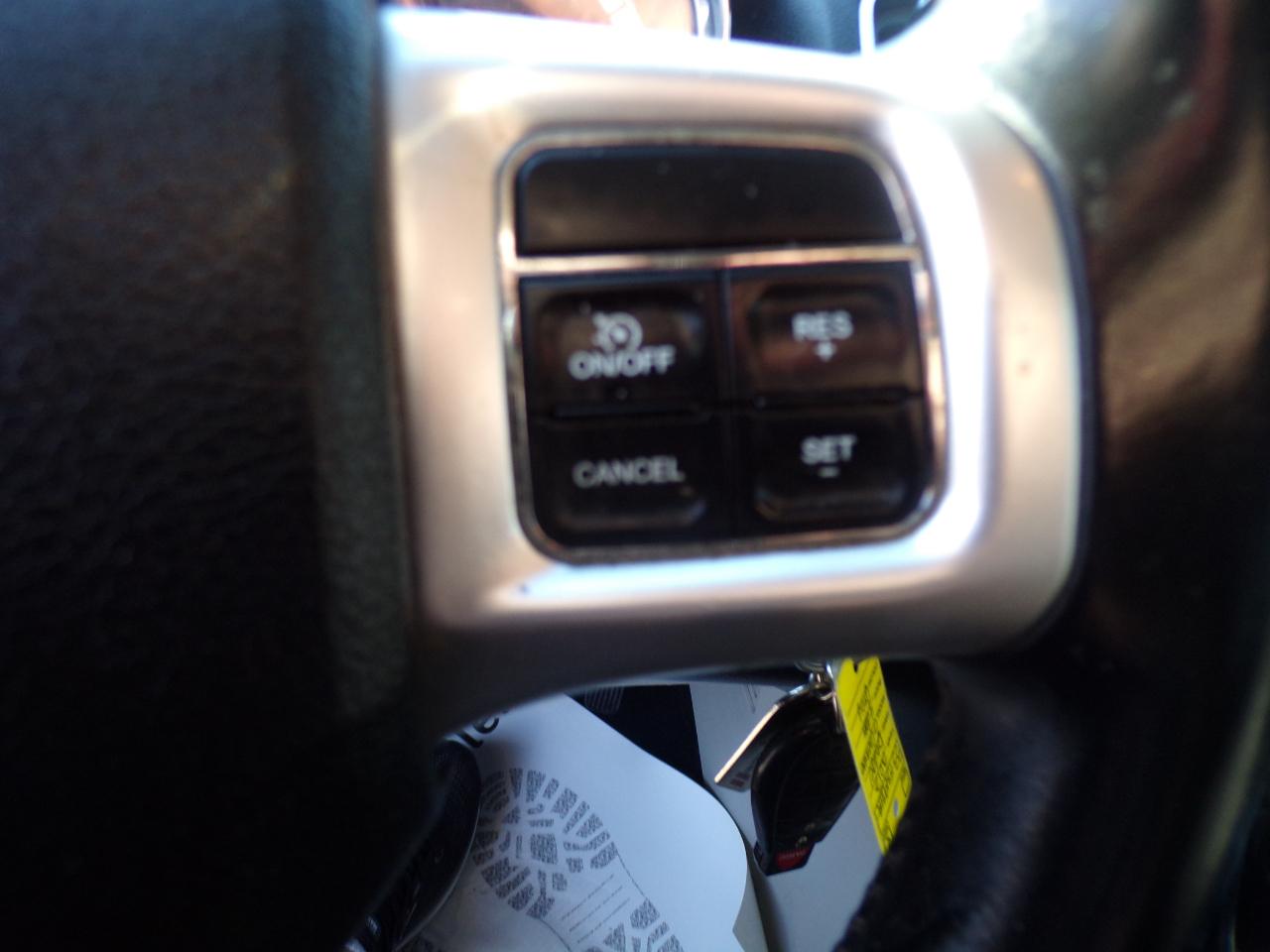 Dodge Grand Caravan SE 2012
