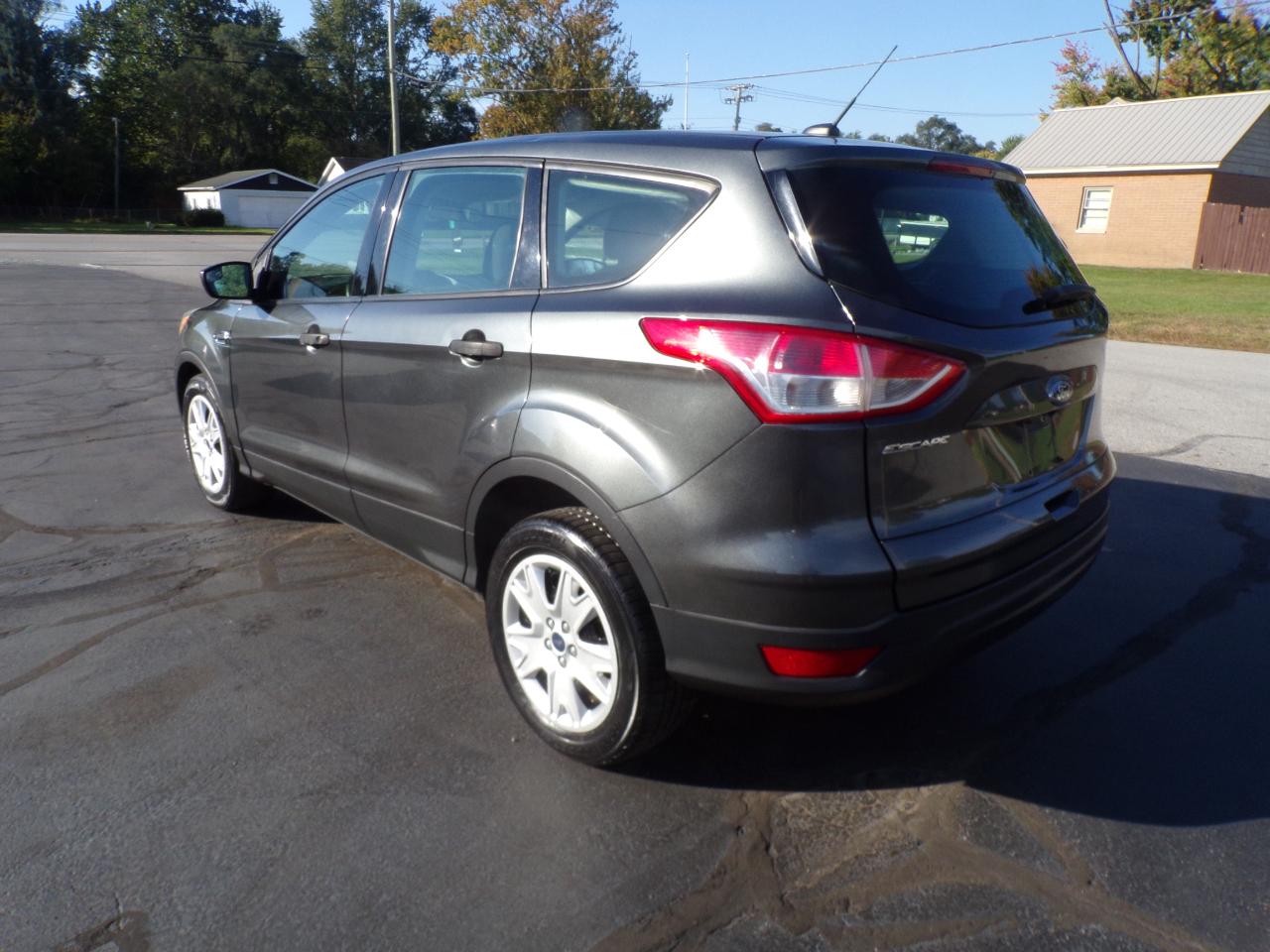 Ford Escape S FWD 2016