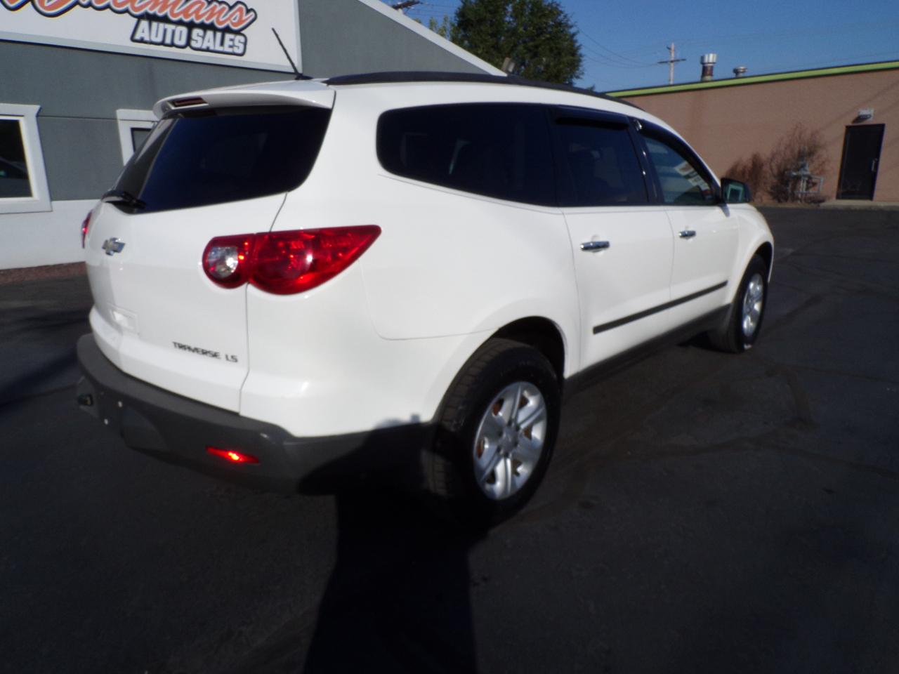 Chevrolet Traverse LS FWD w/PDC 2012