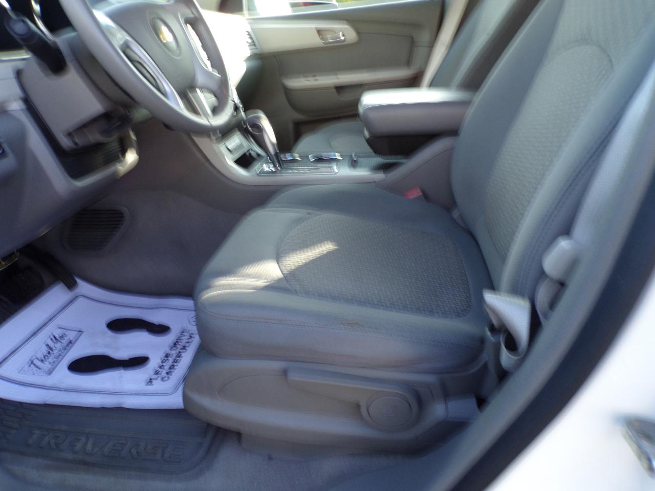 Chevrolet Traverse LS FWD w/PDC 2012