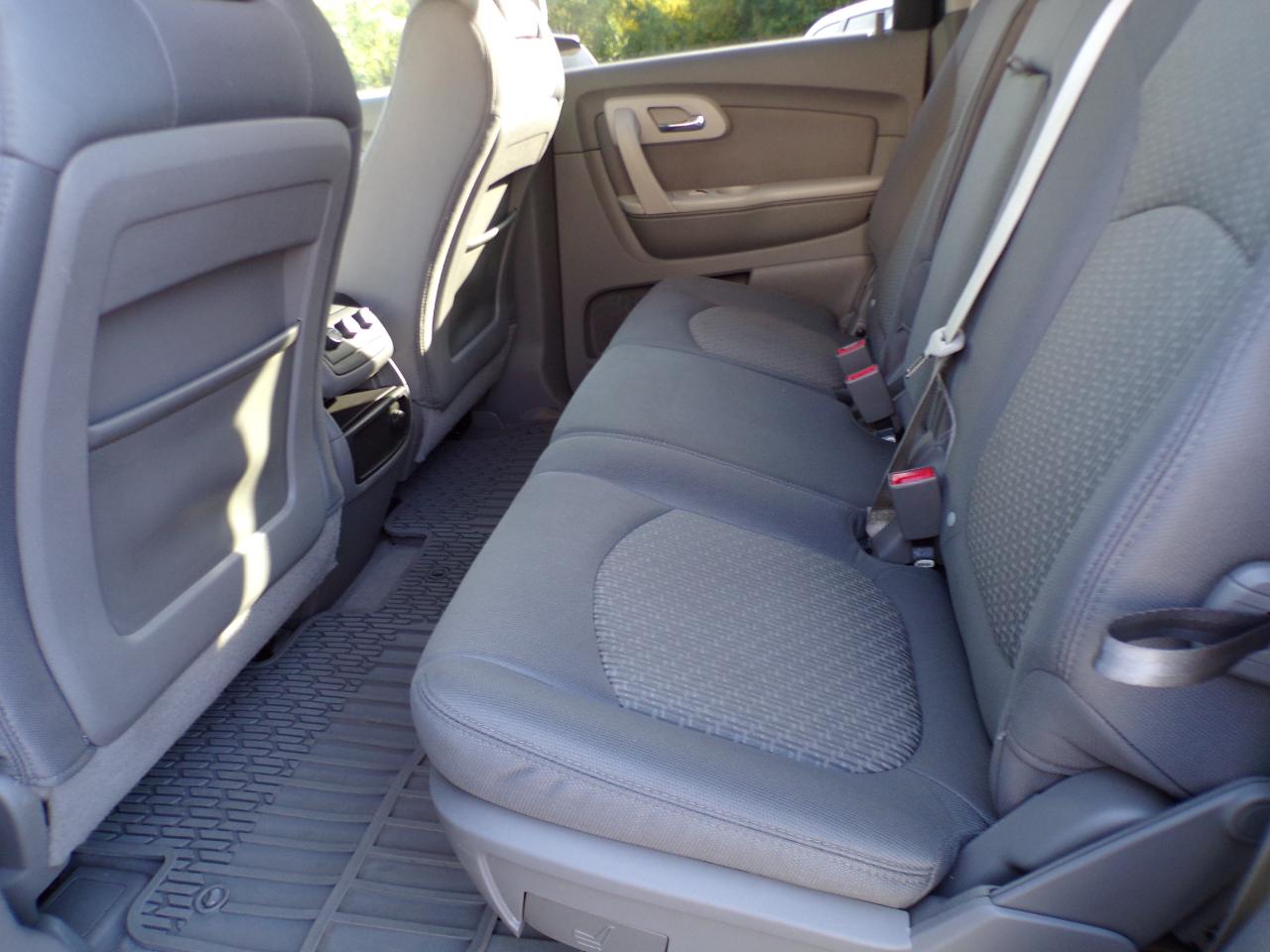 Chevrolet Traverse LS FWD w/PDC 2012