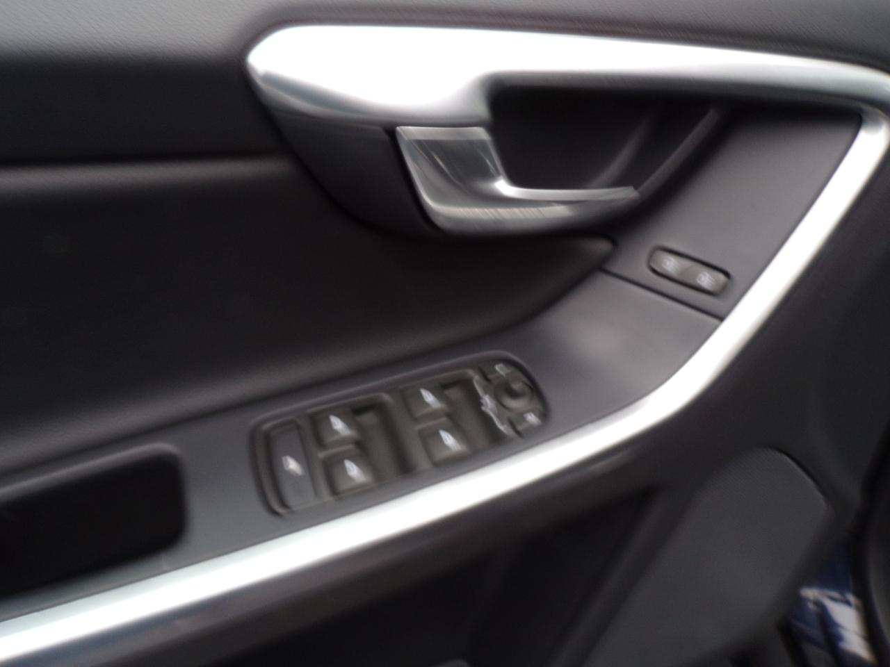 Volvo XC60 T6 Drive-E Platinum FWD 2016