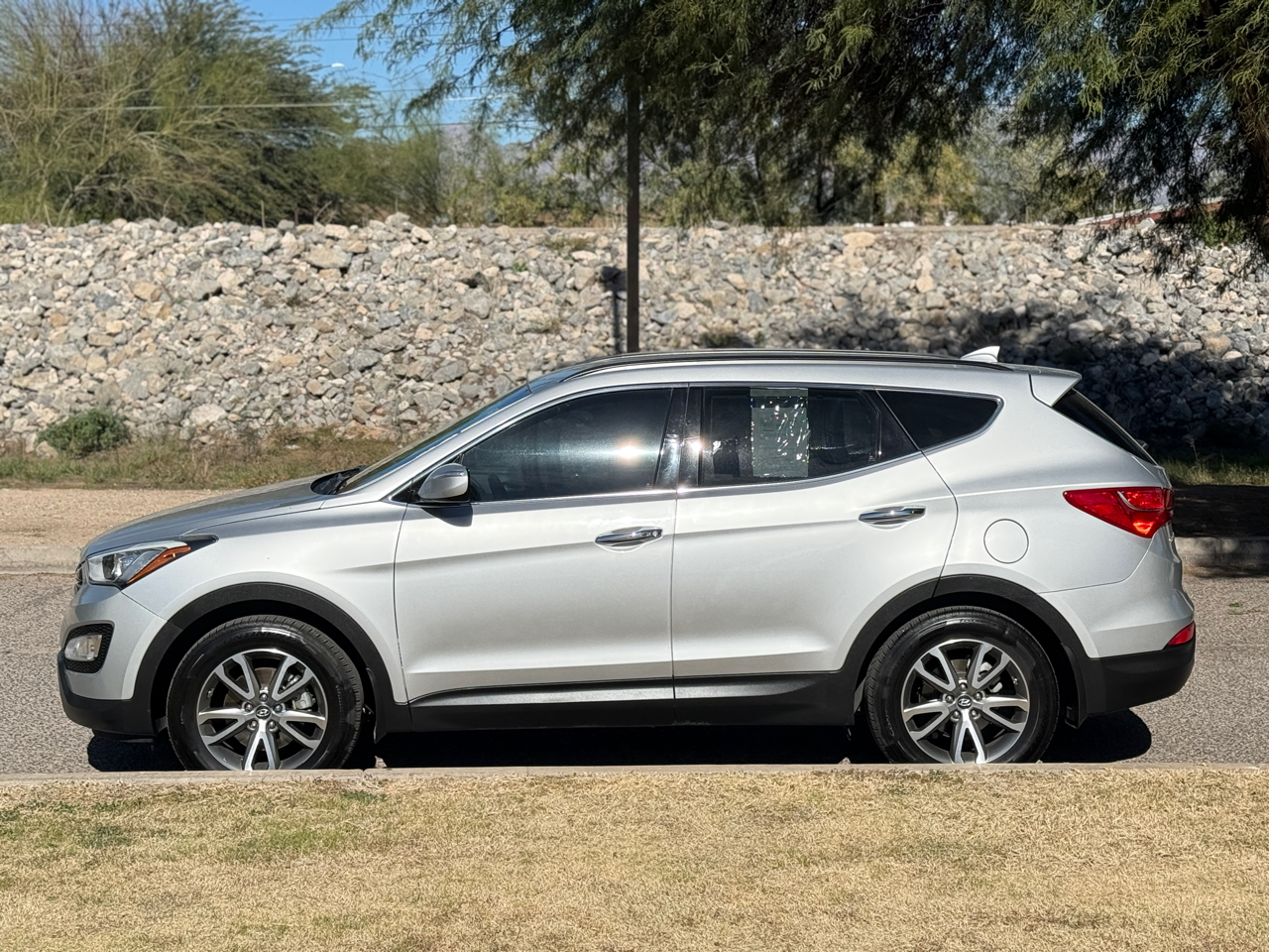 2014 Hyundai Santa Fe Sport 2.0T photo 2